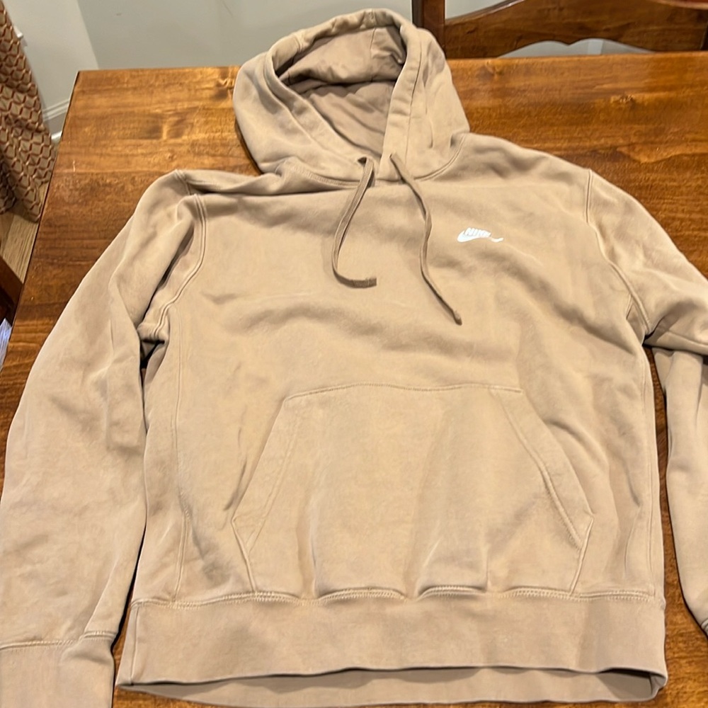 Men’s Nike hoodie. Size M. Caramel brown color.